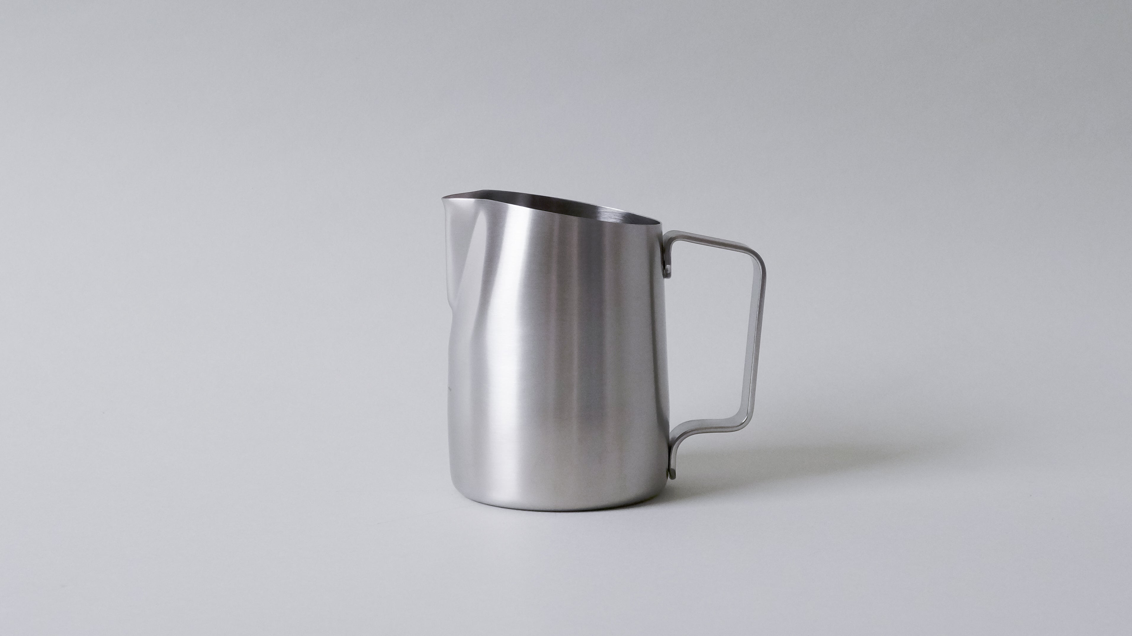 15OZ BRUSHED SILVER PITCHER WITH ROUND SPOUT
